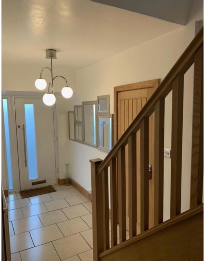 4 Bedroom House With Parking, Near Safari Park Kidderminster Exterior foto